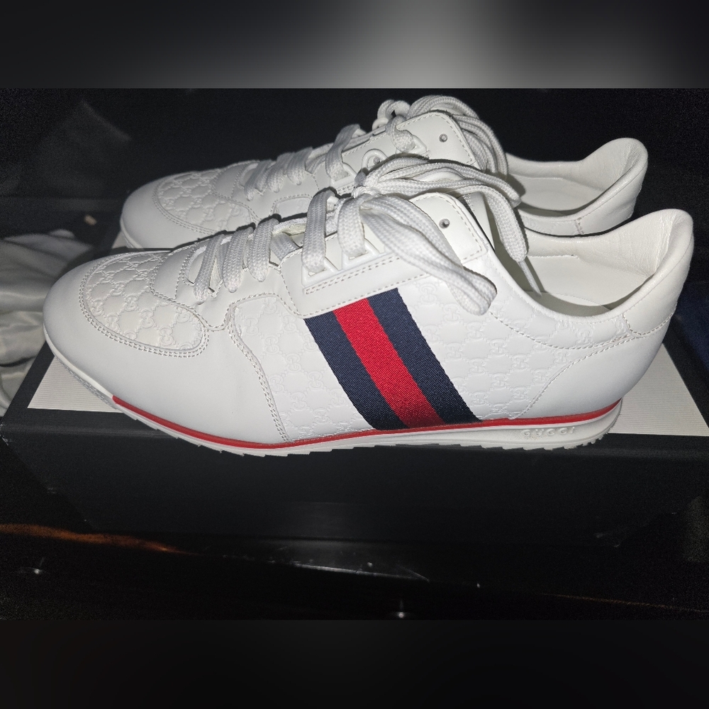 Gucci White and Blue Sneakers with Textured Soles - Picture 3 of 5